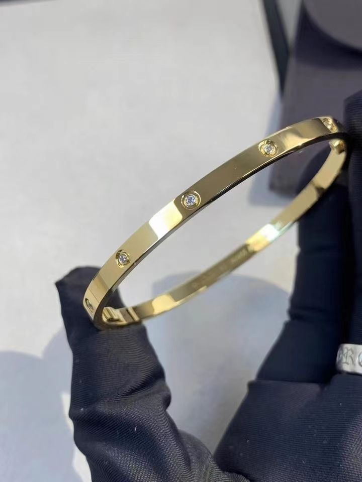 Polished stainless steel bangle